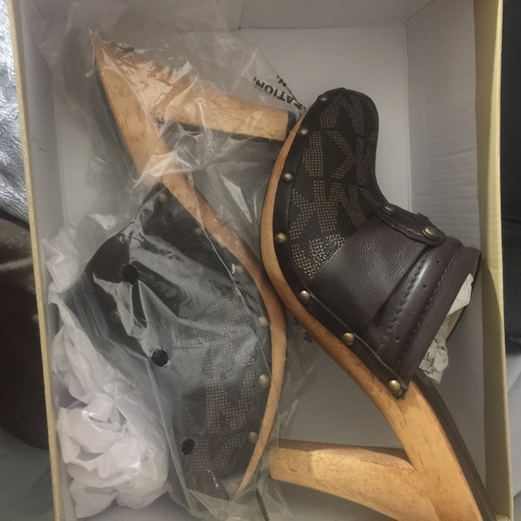 Michael Kors Mules Size 7 1/2 - Picture 2 of 5